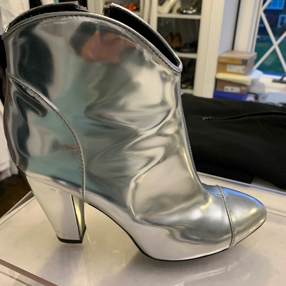 Burberry!! Limited Edition - Picture 2 of 10